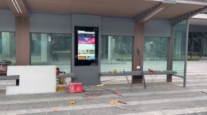 Khu đô thị xanh Ecopark | Lắp 4 LCD Ngoài Trời 43inch wifi Quảng Cáo Điểm chờ xe Bus