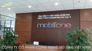 Lắp đặt 5 màn hình quảng cáo 32", 22" trong tháng máy cho Mobifone Phú Thọ