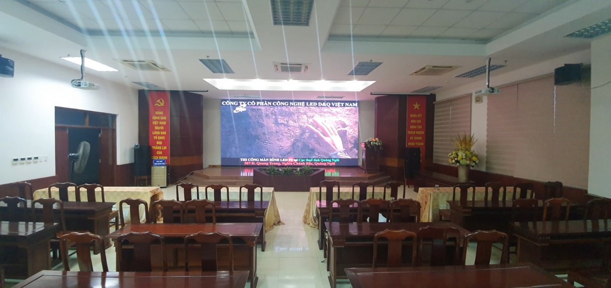 Cục thuế Quảng Ngãi | DQ trúng thầu và lắp Cabin LED COB P2 đồng bộ ThinkSTV 25m2 trong Hội trường 1 20231218_172402.mp4_snapshot_00.09.731