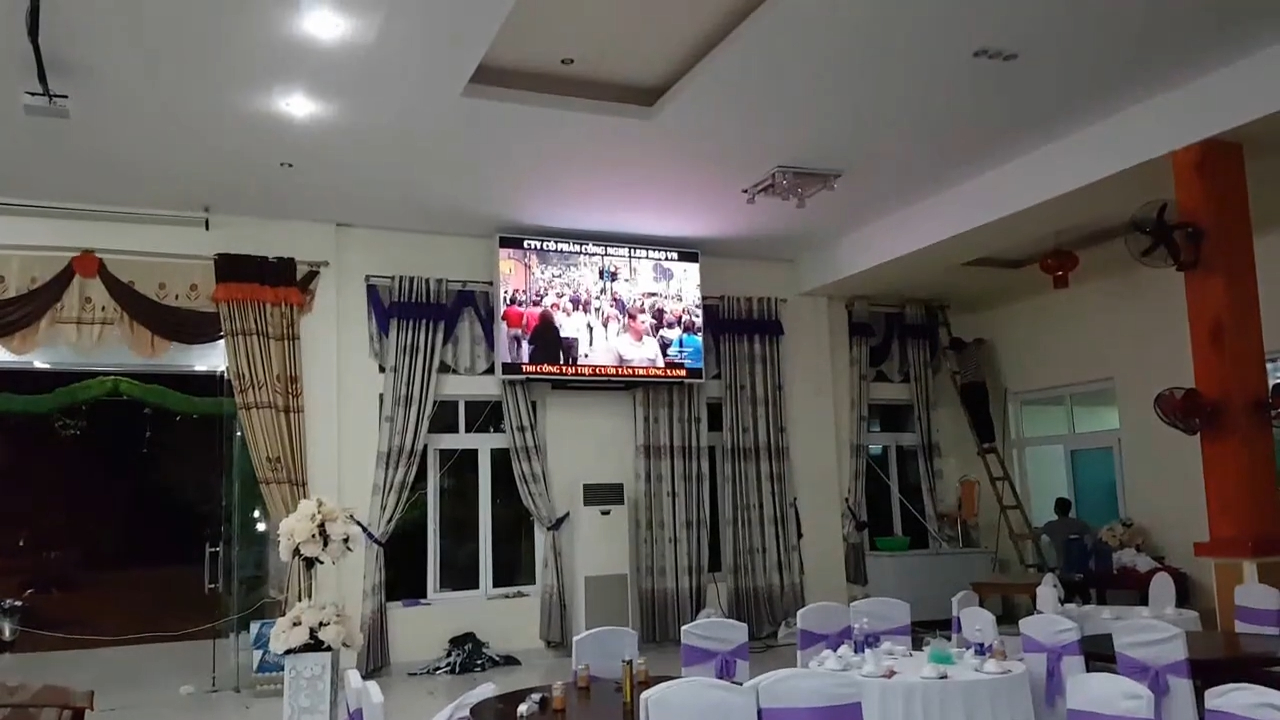 màn hình LED nhà hàng — D&Q VietNam