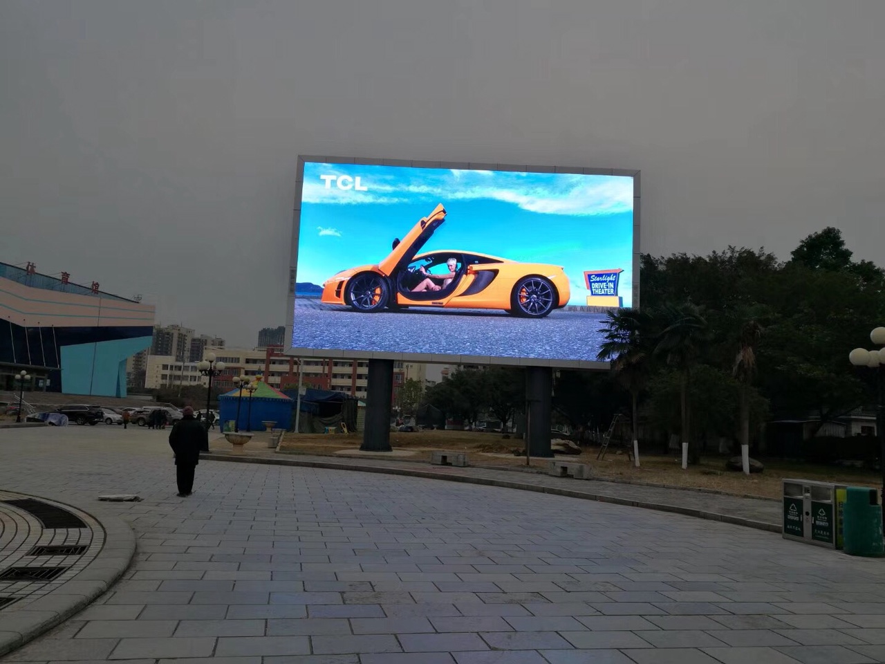 MÀN HÌNH LED, MAN HINH LED, MÀN HÌNH LED LÀ GÌ, MÀN HÌNH LED P3 VÀ P4, LẮP  ĐẶT MÀN HÌNH LED SÂN KHẤU, GIÁ MÀN HÌNH HỘI TRƯỜNG, MÀN HÌNH LED