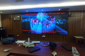 nha may thuoc la thang long kcn thach that lap man hinh led p2 trong hoi truong dq led