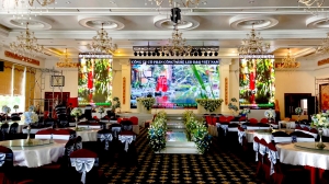 tiec cuoi mai hong phuc trung tam hoi nghi lap 3 man hinh led p2 5 tuyet dep cho khong gian cuoi id2627