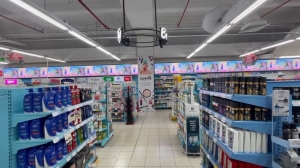 tops market an phu hcm dq lap man hinh led p3 trong quay hang quang cao gian hang my pham