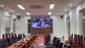 tru so tiep cong dan tinh quang tri led dq thi cong man hinh led p2 5 cho tru so