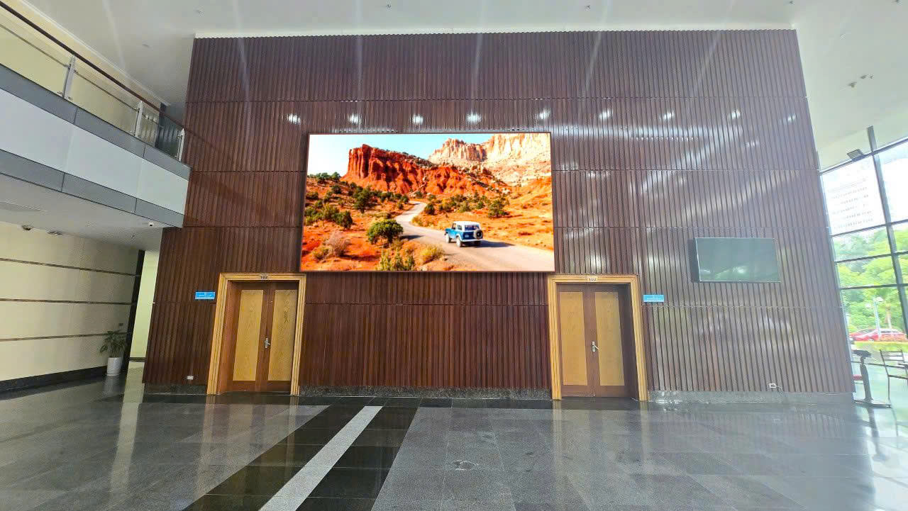 Bộ Nội Vụ – 10 Tôn Thất Thuyết | Thi Công Màn hình Cabin LED  P1.875 tại sảnh tầng 1 toàn nhà.