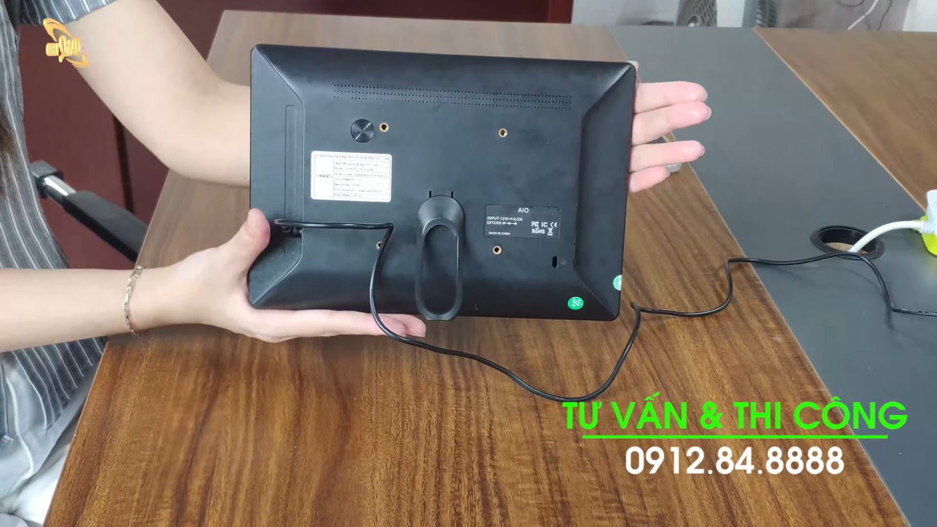 D&Q cung cấp và lắp đặt màn hình quảng cáo LCD treo tường 9-10inch trên Toàn quốc, giá tốt nhất VN