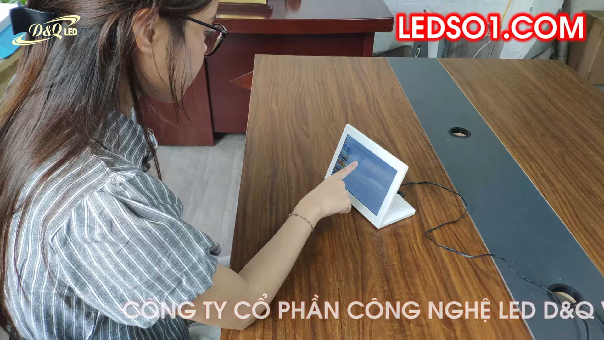 D&Q cung cấp và thi công màn hình cảm ứng tương tác để bàn 7-8inch trên Toàn quốc, giá tốt nhất VN