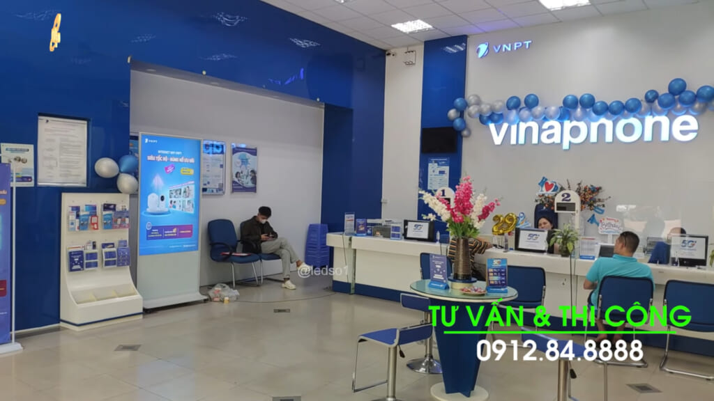 VNPT Phạm Hùng, Hà Nội | D&Q trúng thầu và lắp màn hình cảm ứng tương tác LCD 65inch giá tốt nhất VN