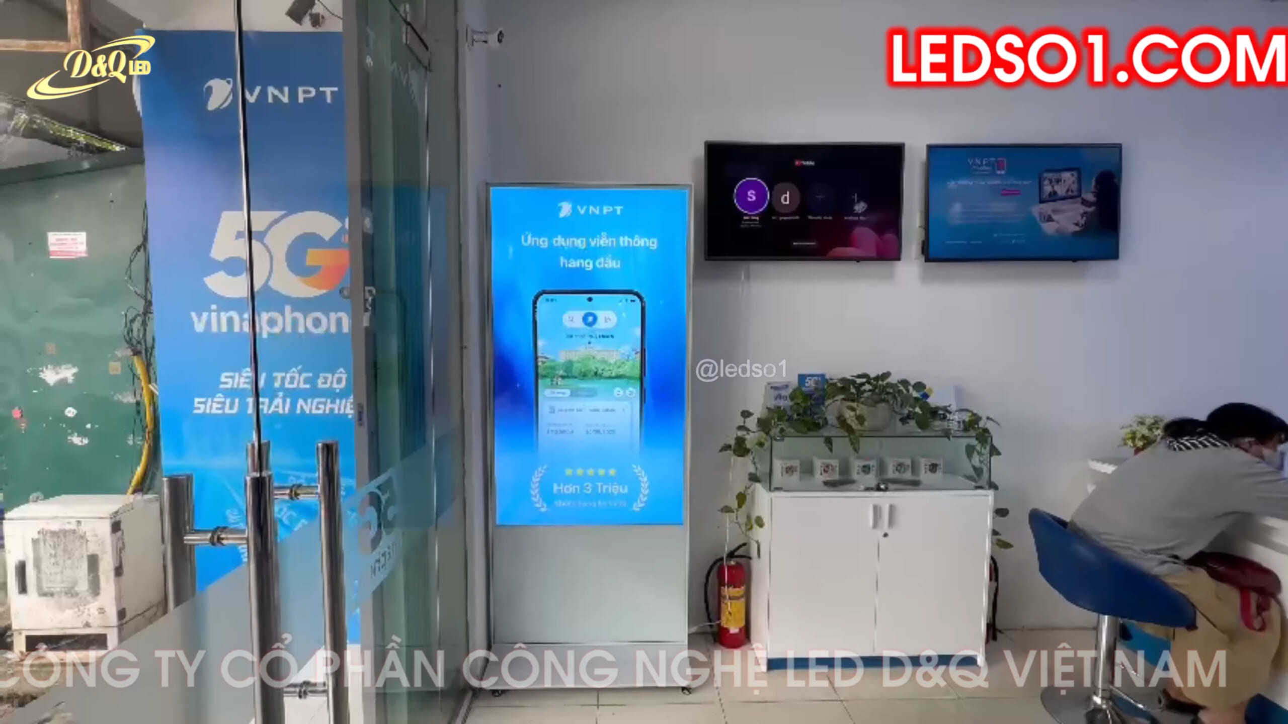 VNPT Mễ Trì, Hà Nội | D&Q trúng thầu và lắp màn hình cảm ứng tương tác LCD 65inch trên Toàn quốc