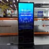 Màn hình quảng cáo LCD chân đứng 65 inch wifi SAMSUNG / LG | LED D&Q Miền Bắc - LED D&Q