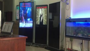 Cty DQ cung cấp màn hình quảng cáo LG cột đứng 43inch - 100inch toàn quốc, giá tốt nhất thị trường