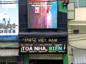 Man hinh LED fullcolor outdoor gia re - man hinh LED fullcolor ngoai troi gia re.mp4