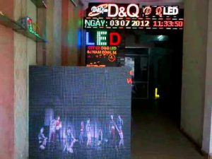 Màn hình LED quảng cáo ngoài trời, màn hình LED quảng cáo trong nhà giá rẻ.mp4