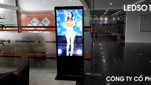 Màn hình quảng cáo đứng USB 55inch | Lắp đặt tại Bất Động Sản Thế Kỷ Hà Nội